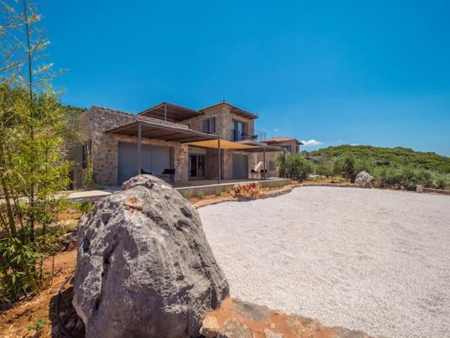 Zen Rocks Resort Kalianeika 外观 照片